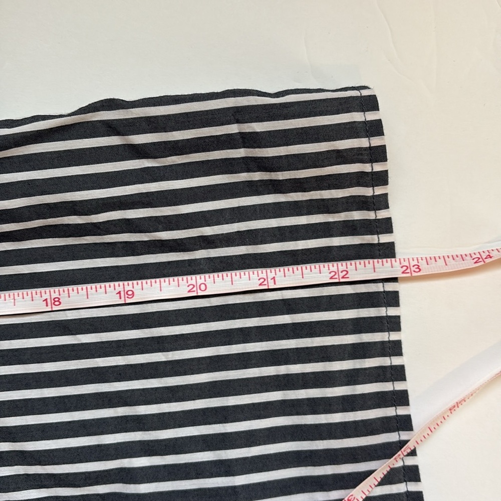 BY & BY GRAY STRIPED TOP MEDIUM - Picture 7 of 7